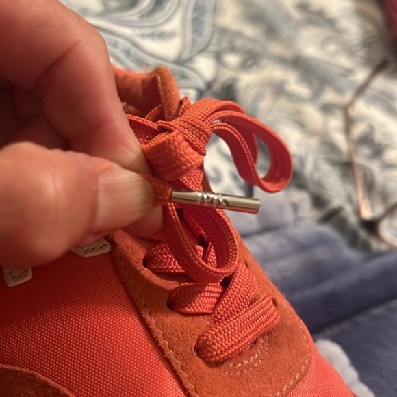 Michael Michael Kors Leather/Textile Upper Sneakers, Women’s 6, good condition - Picture 13 of 13